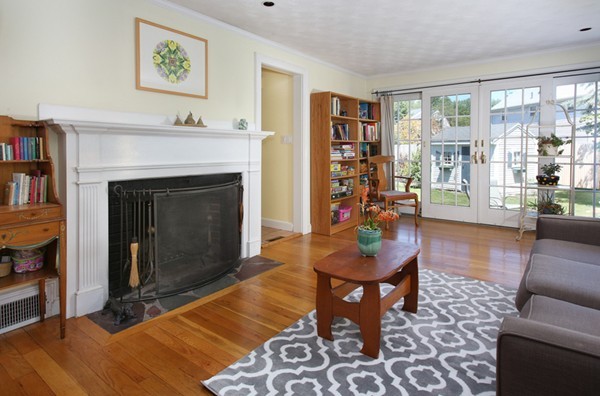 40 Albemarle Road Newton, MA 02460 - Photo 2 of 6