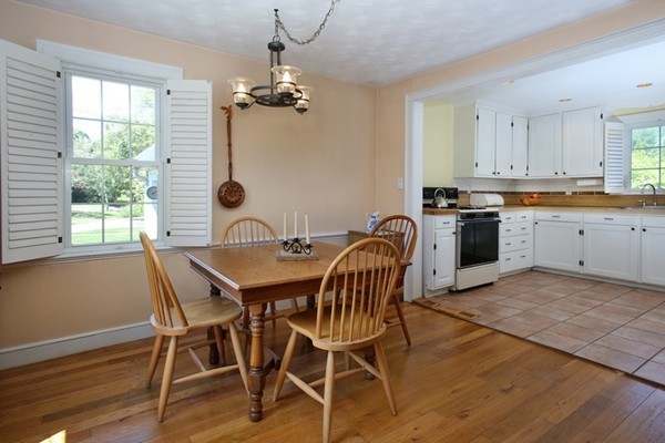 40 Albemarle Road Newton, MA 02460 - Photo 3 of 6