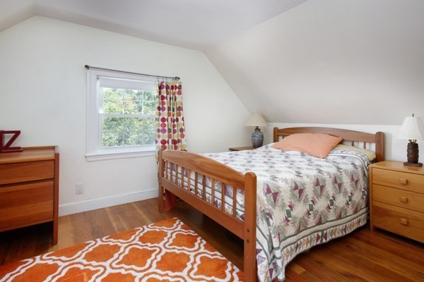 40 Albemarle Road Newton, MA 02460 - Photo 5 of 6