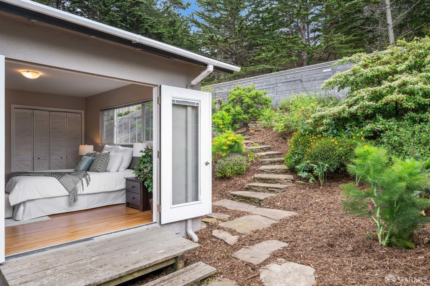 316 Seaside Drive Pacifica, CA 94044 - Photo 17 of 37