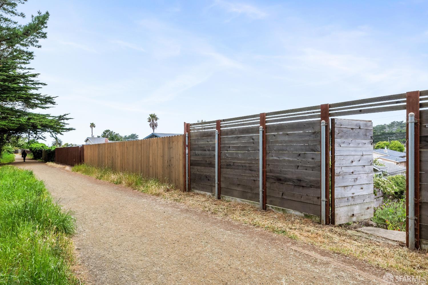 316 Seaside Drive Pacifica, CA 94044 - Photo 25 of 37