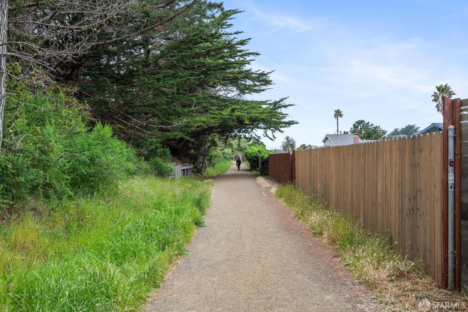 316 Seaside Drive Pacifica, CA 94044 - Photo 26 of 37