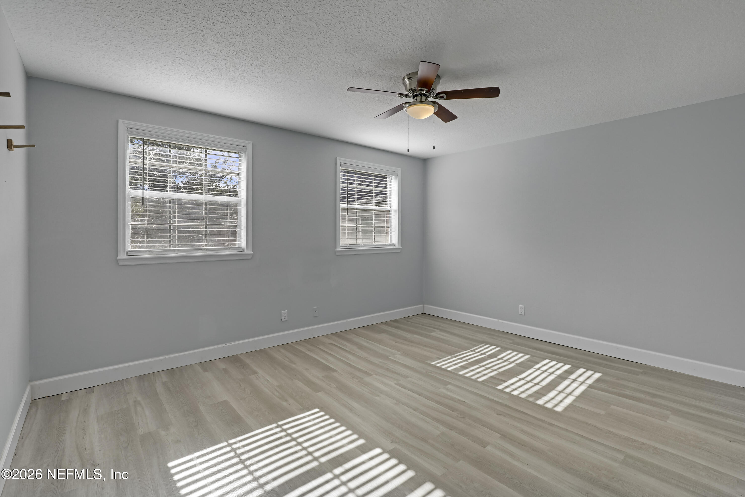 4915 Baymeadows Road, Unit 8H Jacksonville, FL 32217 - Photo 23 of 40 22 Master Bedroom