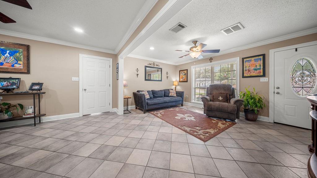 145 Southpark Drive Slidell, LA 70458 - Photo 3 of 24