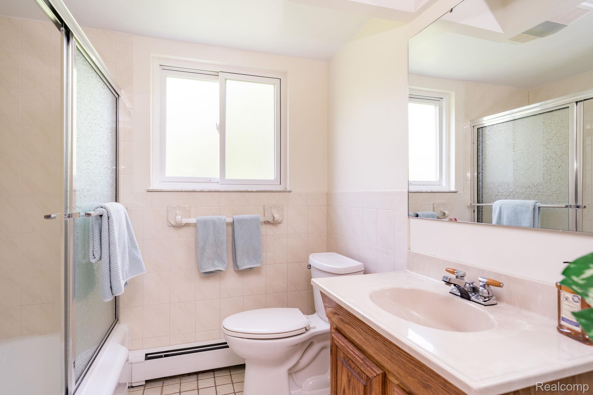 5871 Brewster Road Rochester, MI 48306 - Photo 15 of 50 23-web-or-mls-5871 Brewster Rd-23.jpg