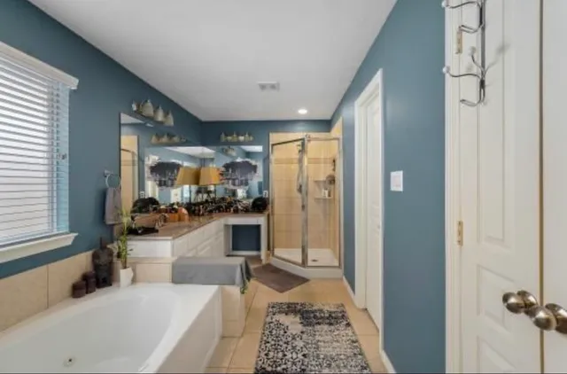 $2,700 | 2646 Couch Street, Houston, TX 77008