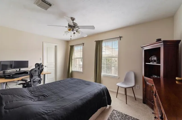 $2,700 | 2646 Couch Street, Houston, TX 77008