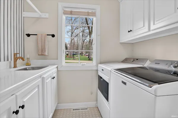 $495,000 | 11781 Old Oak Drive, Granger, IN 46530