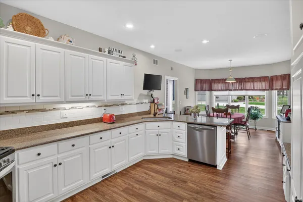 $495,000 | 11781 Old Oak Drive, Granger, IN 46530