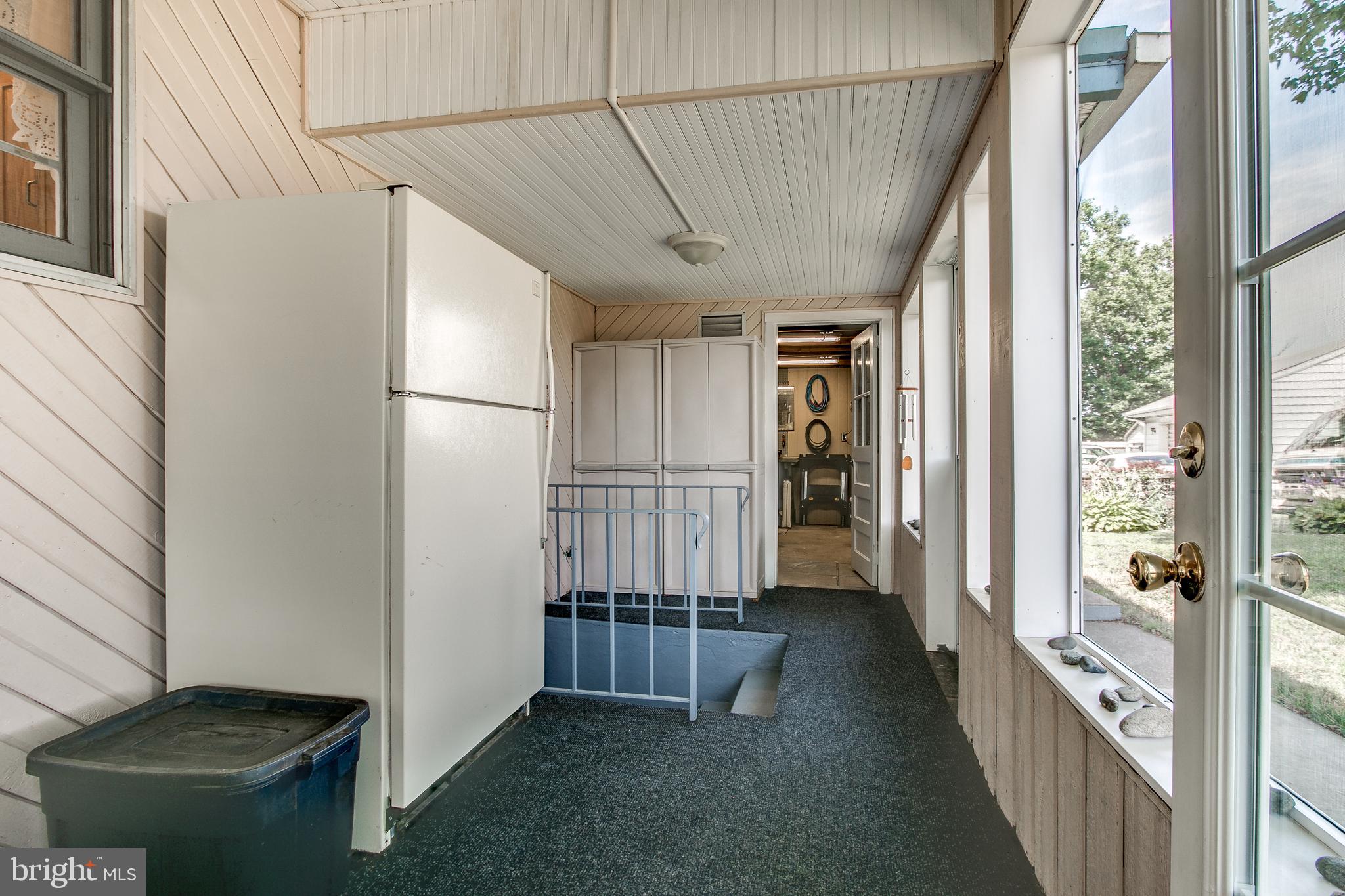 35 Russell Road New Castle, DE 19720 - Photo 31 of 45 Screened Porch