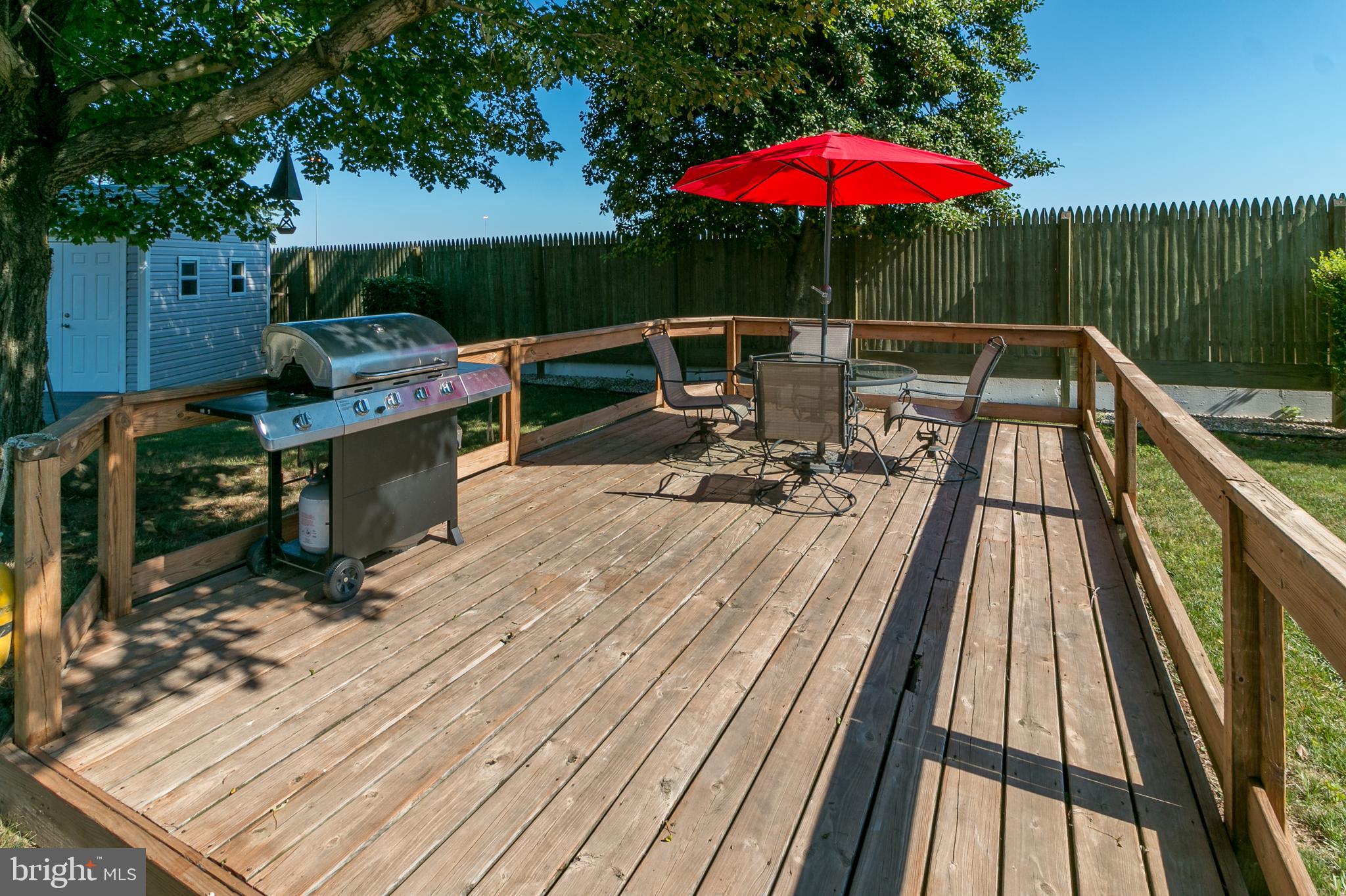 35 Russell Road New Castle, DE 19720 - Photo 43 of 45 Free-Standing Deck