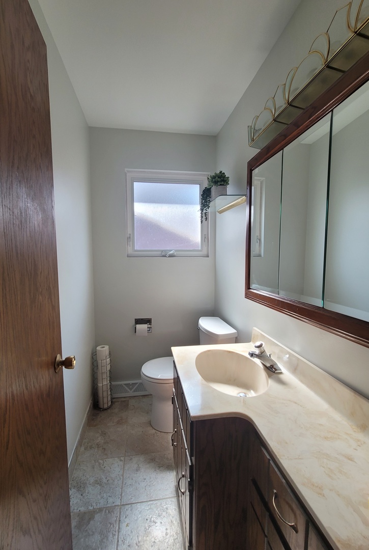 7043 40th Street Berwyn, IL 60402 - Photo 13 of 24