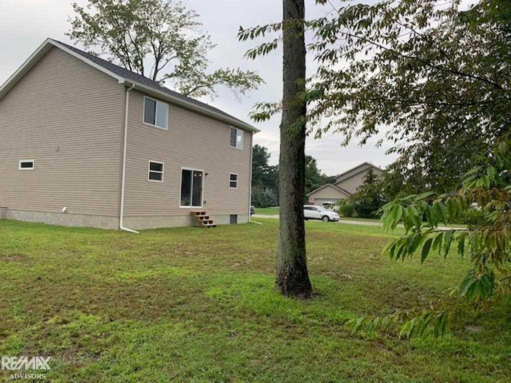 9583 Nook Road Algonac, MI 48001 - Photo 6 of 28 50052255-5.JPG