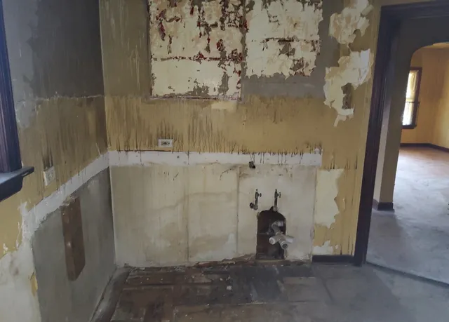 $54,900 | 15734 Marshfield Avenue, Harvey, IL 60426