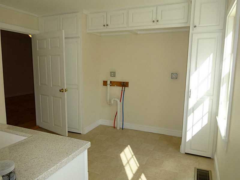 665 River Road Orrington, ME 04474 - Photo 18 of 35 Bathroom.