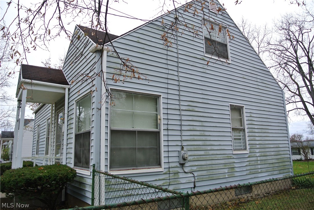 938 Carpenter Street Akron, OH 44310 - Photo 2 of 22 Gallery Image 2