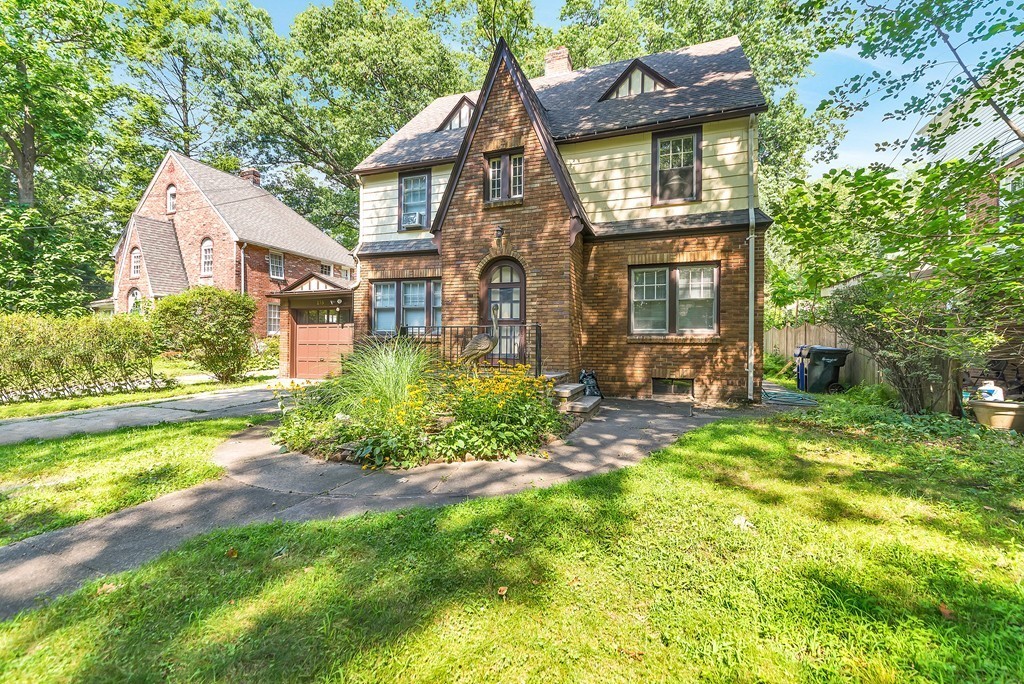 253 Trafton Road Springfield, MA 01108 - Photo 1 of 29 Gallery Image 1