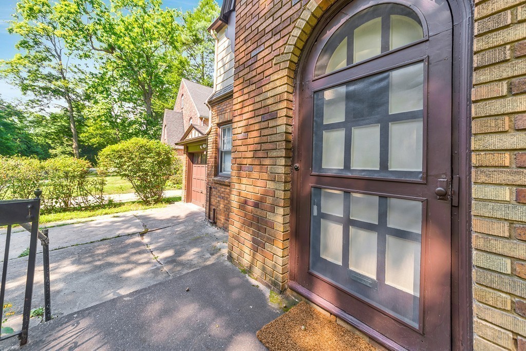 253 Trafton Road Springfield, MA 01108 - Photo 15 of 29 Gallery Image 15
