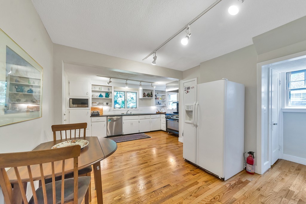 253 Trafton Road Springfield, MA 01108 - Photo 7 of 29 Gallery Image 7