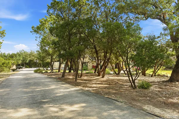 $784,900 | 426 County Road 2801, Mico, TX 78056