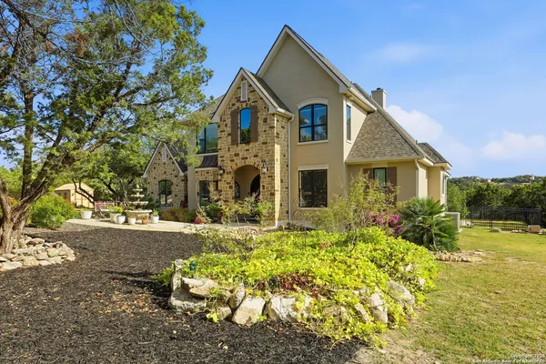 $784,900 | 426 County Road 2801, Mico, TX 78056