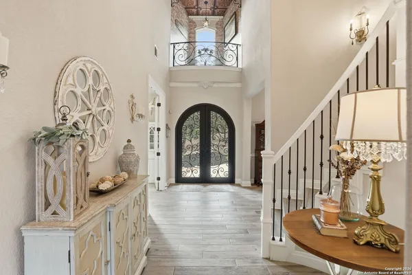 $784,900 | 426 County Road 2801, Mico, TX 78056