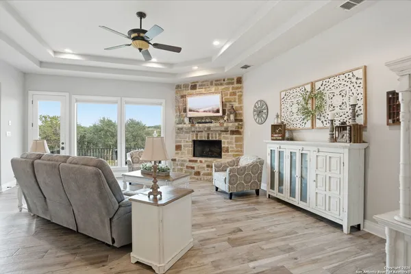 $784,900 | 426 County Road 2801, Mico, TX 78056