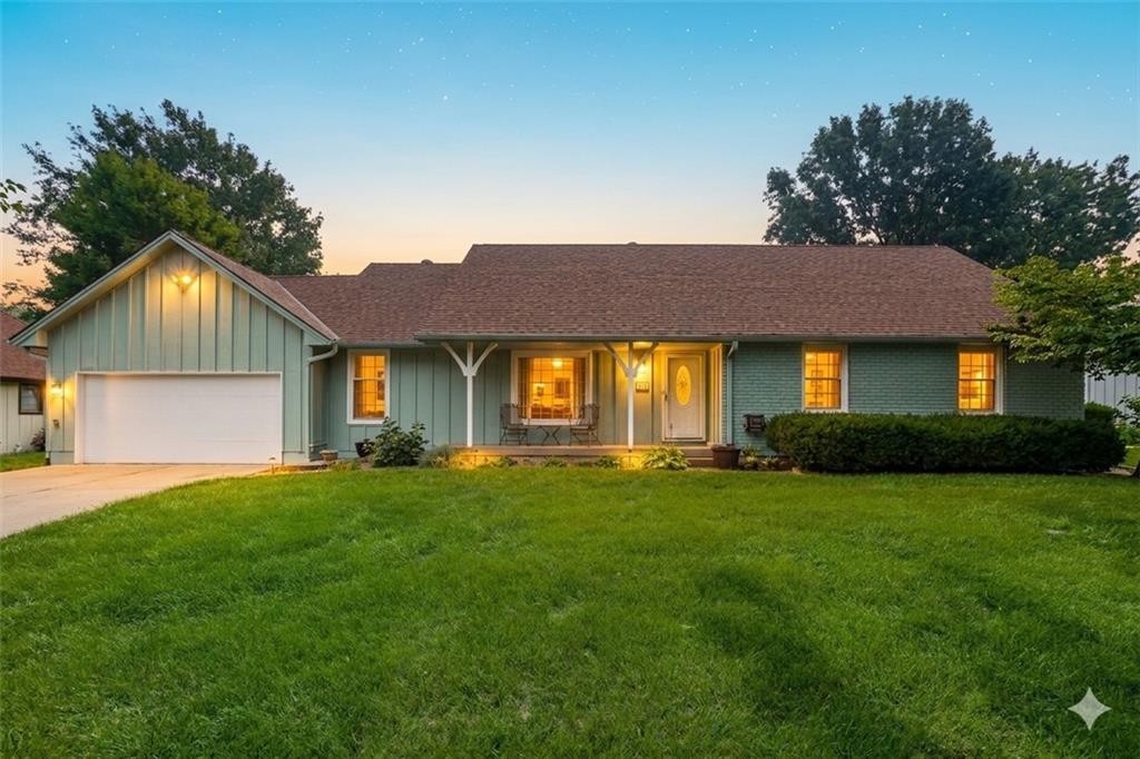 319 Southeast Ridgeview Drive Lee's Summit, MO 64063 - Photo 1 of 38