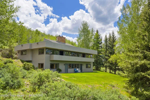 $5,900,000 | 575 North Bar Y Road, Jackson, WY 83001