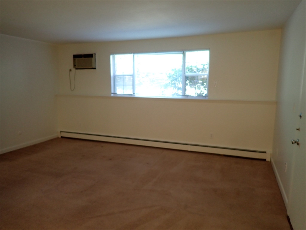 51 Jacqueline Road, Unit 3 Waltham, MA 02452 - Photo 10 of 17