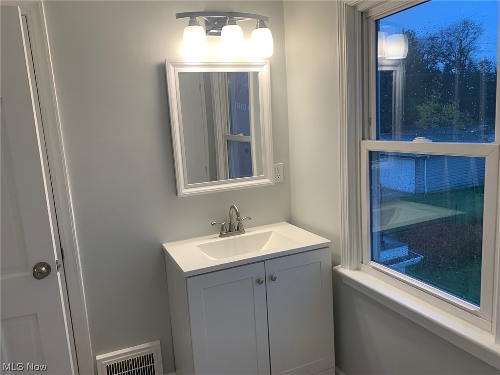 1456 Evanston Road Lyndhurst, OH 44124 - Photo 14 of 32 Bathroom with vanity