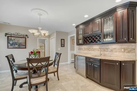 $1,295,000 | 35 Malcolm Place, Mahwah, NJ 07430