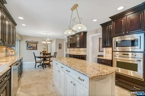 $1,295,000 | 35 Malcolm Place, Mahwah, NJ 07430