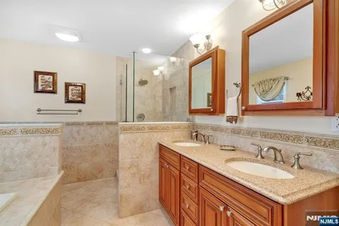 $1,295,000 | 35 Malcolm Place, Mahwah, NJ 07430