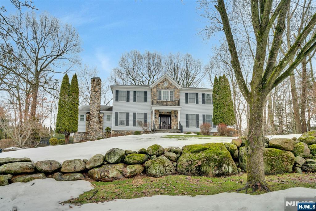 35 Malcolm Place Mahwah, NJ 07430 - Photo 2 of 36