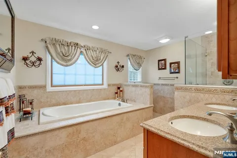 $1,295,000 | 35 Malcolm Place, Mahwah, NJ 07430