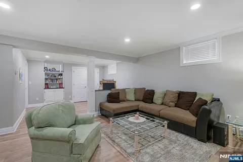 $1,295,000 | 35 Malcolm Place, Mahwah, NJ 07430