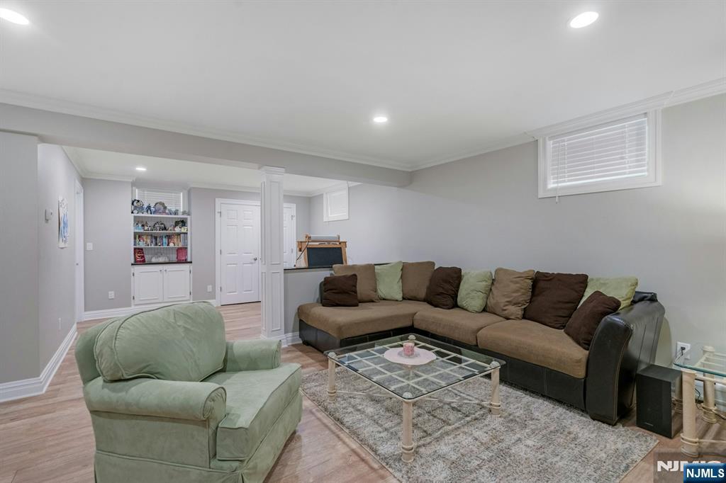 35 Malcolm Place Mahwah, NJ 07430 - Photo 28 of 36