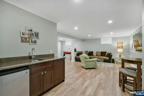 $1,295,000 | 35 Malcolm Place, Mahwah, NJ 07430