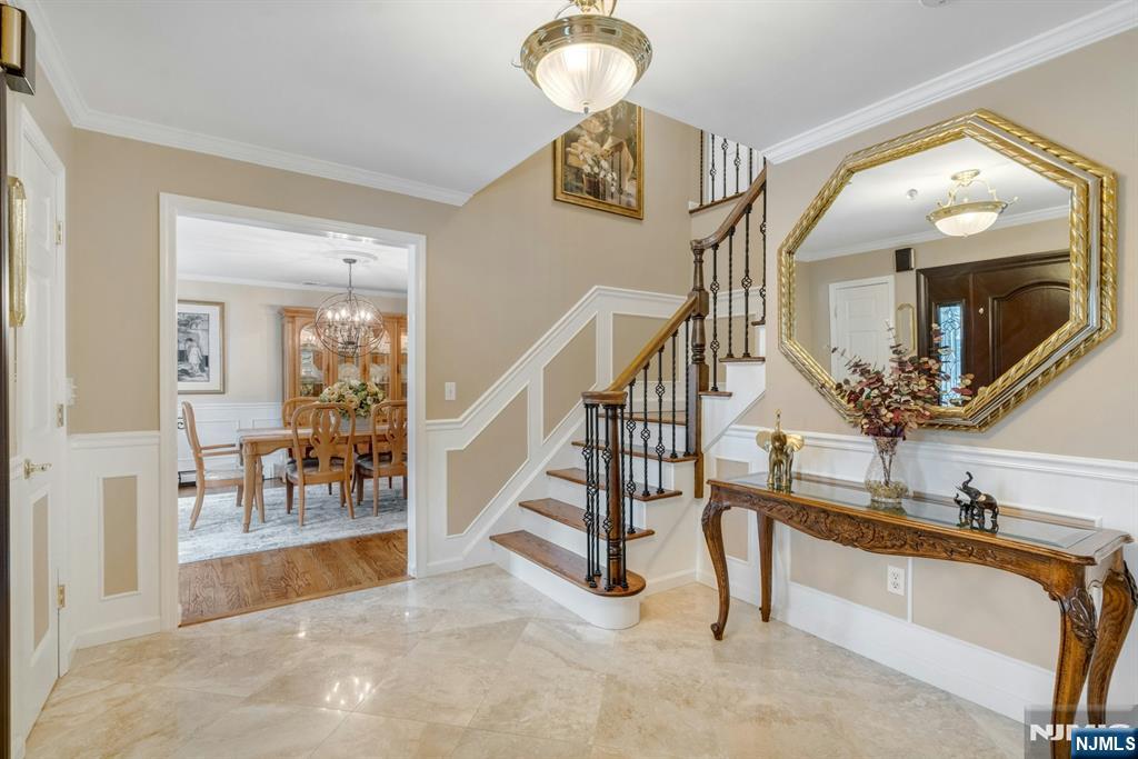 35 Malcolm Place Mahwah, NJ 07430 - Photo 4 of 36