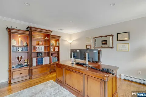 $1,295,000 | 35 Malcolm Place, Mahwah, NJ 07430