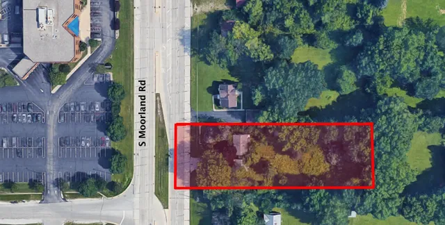 $250,000 | 2800 South Moorland Road, New Berlin, WI 53151