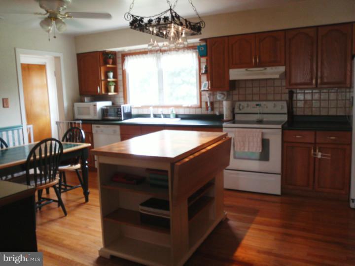 1802 Columbus Road Burlington, NJ 08016 - Photo 7 of 16 Gallery Image 7