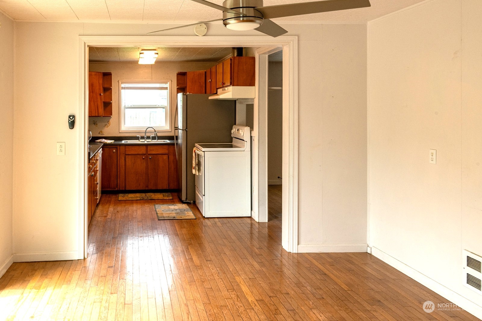 33 3rd Street Bay Center, WA 98527 - Photo 6 of 31 Gallery Image 6