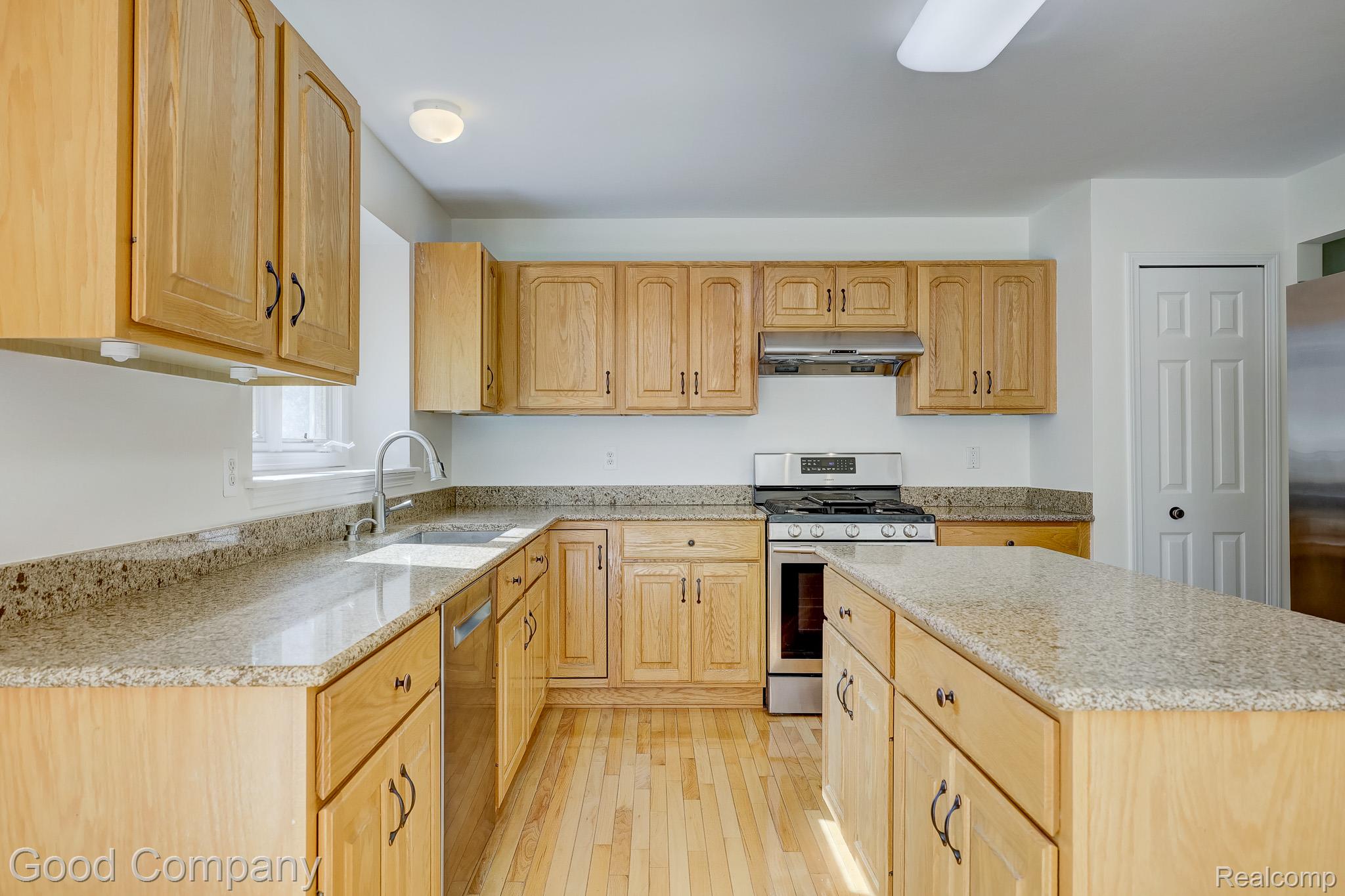 3526 Inverness Drive Rochester, MI 48306 - Photo 26 of 82 3526 Inverness Dr.-18.jpg