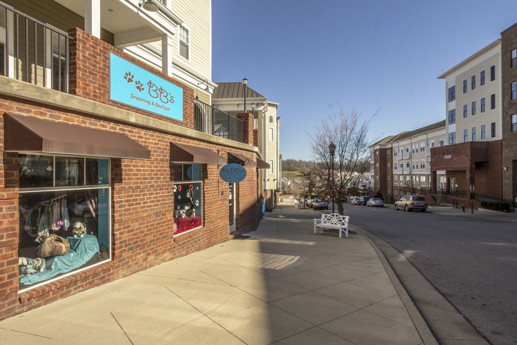 7714 Porter House Drive Nashville, TN 37211 - Photo 38 of 39 a view of a building with sitting area