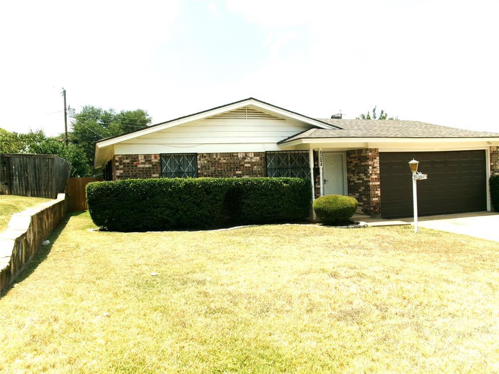 4204 Burke Road Fort Worth, TX 76119 - Photo 6 of 35 Gallery Image 6