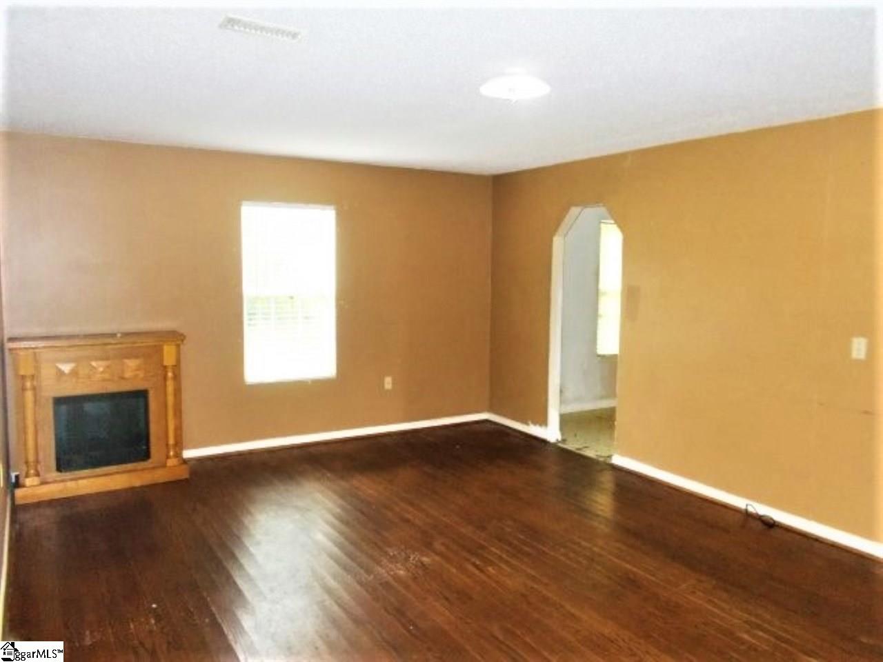 8 Bob Gray Road Gray Court, SC 29645 - Photo 3 of 19