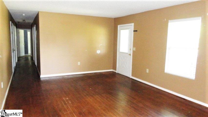 8 Bob Gray Road Gray Court, SC 29645 - Photo 4 of 19
