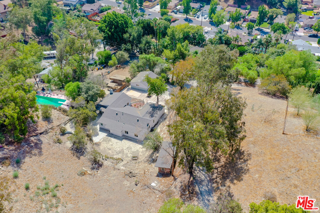 7865 Denivelle Road Sunland, CA 91040 - Photo 45 of 54 a view of a garden with plants